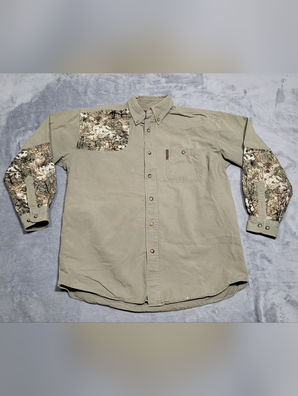 Magellan Sportswear Mens Medium Khaki Canvas Deer Camo Shooting Hunting Shirt